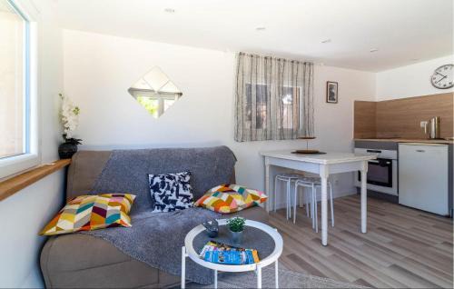 Marignane House | 1 Bedroom Nice Home In Marignane