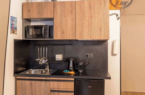 Les Grands Carmes Apartment | 1- Sunny Basket Modern Apartment