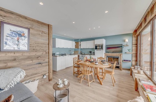 Tignes le Lac Apartment | 100m from shops, 2nd floor, view lake, balcony, tv, ski locker, 60m², Tignes