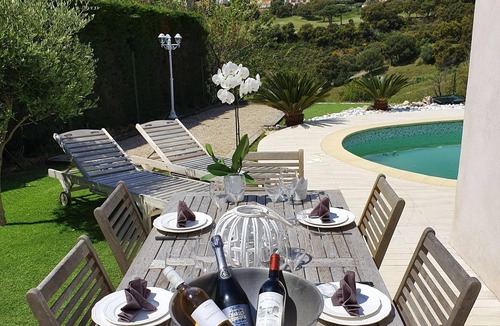 La Nartelle Villa | 12 km from Saint Tropez, villa with swimming pool, mini golf course and boules pitch