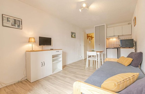 Aussois Apartment | 150m from resort center, 2nd floor, balcony, tv, ski locker, 21m², Aussois