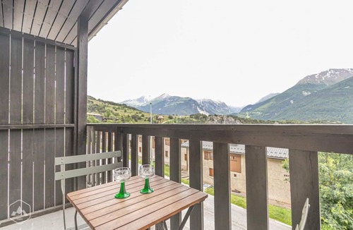 Aussois Apartment | 150m from resort center, 2nd floor, balcony, tv, ski locker, 21m², Aussois