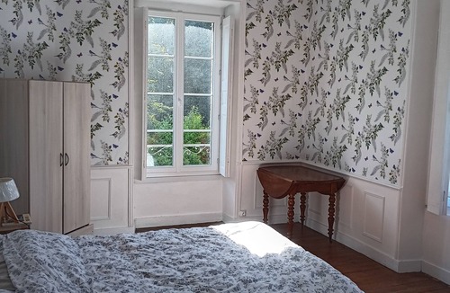 Isse Other | 15th and 19th century Chateau on 10ha in the countryside