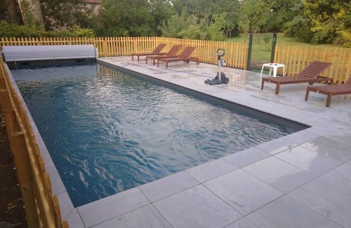 Artonne Villa | 15th century castle, up to 15 pax, pool and park