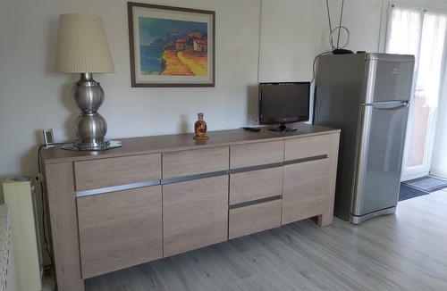 Saint-Louis-De-Montferrand House | 2 bedroom house with terrace and garden