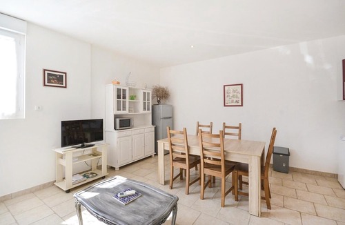 Le Sambuc Apartment | 2 bedroom accommodation in Le Sambuc