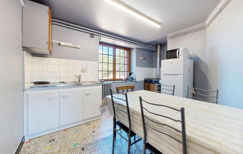 Saint-Julien-pres-Bort House | 2 Bedroom Awesome Home In Sarroux - Saint Julien