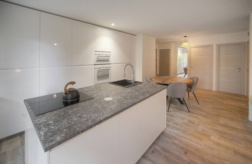Carnot Apartment | 2 Bedrooms Balcony garden view-Carnot A2B266