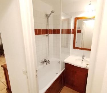Uhart-Cize Apartment | 2- Grand parc arboré à St Jean Pays Basque