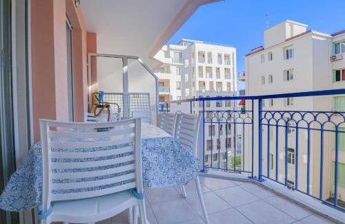 Menton Apartment | 2 pièces plein Centre, Terrasse, Parking