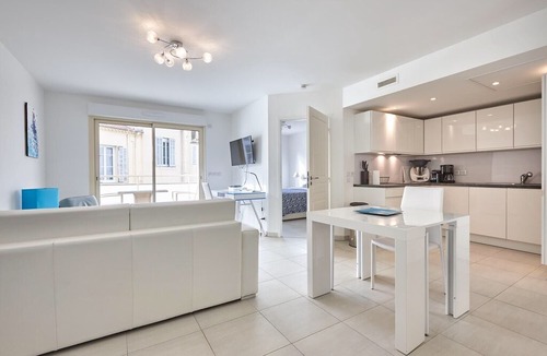Cannes City Centre Apartment | 2 room apartment, terrace, bright