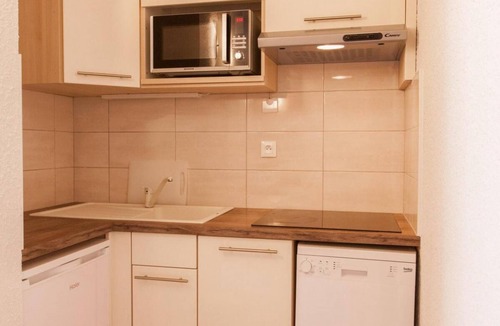 Briancon Apartment | 200m from resort center, 3rd floor, balcony, tv, ski locker, 30m², Serre Chevalier