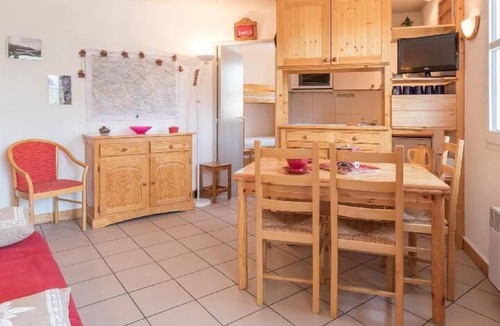 Briancon Apartment | 200m from resort center, 3rd floor, view mountain, balcony, tv, 33m², Serre Chevalier