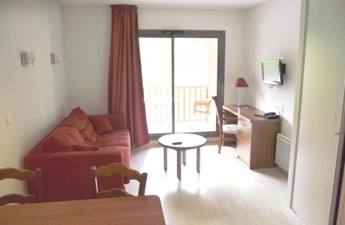 La Mongie Apartment | 200m from shops, view ski slopes/mountain, swimming pool, terrace, parking, tv, ski locker, 60m²