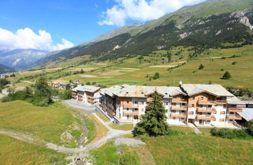 Val Cenis Apartment | 2nd floor, balcony, tv, ski locker, 40m², Val Cenis