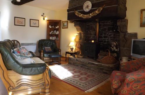 Saint-Simeon House | 3 Bed Cottage - Sleeps 5 - Garden - Parking - Wifi