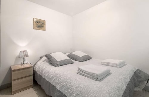 La Couarde-sur-Mer Ski Chalet | 3 Bedrooms Chalet In La Couarde-Sur-Mer