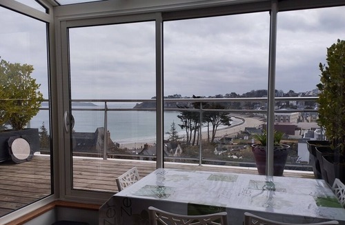 Perros-Guirec Apartment | 3 minutes from the beach, GRD STANDING apartment, veranda, terrace, parking