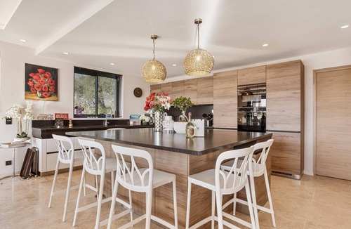 Sainte-Maxime Villa | 350 m² villa with sea view, swimming pool, air conditioning, parking