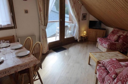 Les Contamines-Montjoie Apartment | 3rd floor, view mountain, balcony, parking, tv, ski locker, 38m², Les Contamines-Montjoie