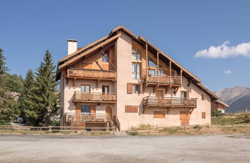 Briancon Apartment | 3rd floor, view mountain, balcony, tv, 120m², Serre Chevalier