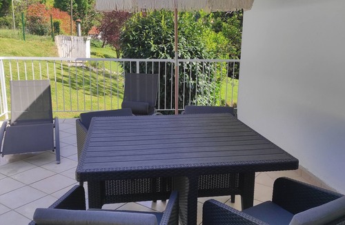 Capvern House | 4-person gîte with jacuzzi and tennis court