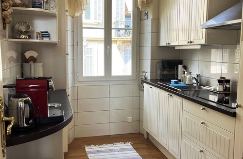 Riou - Petit Juas - Av de Grasse Apartment | 48. Bright and charming apt with a lovely view, two bedrooms and two bathrooms