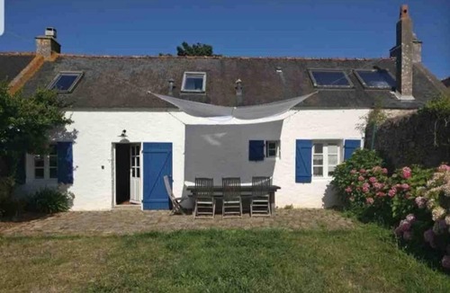 Locmaria House | 5 minutes walk from the Pointe du Skeul.2 charming houses