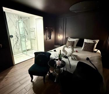 Secteur 4 Apartment | 50 Nuances de Gre