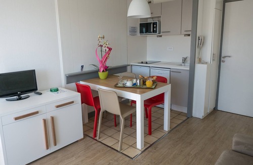 Hendaye Condo | 50m de la Plage! Studio pour 4 + Wi-Fi Gratuit