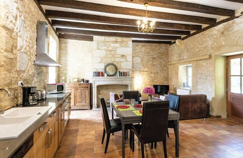 Beynac-et-Cazenac House | A 14th century Stoneroofed house with a panoramic garden in Beynac.