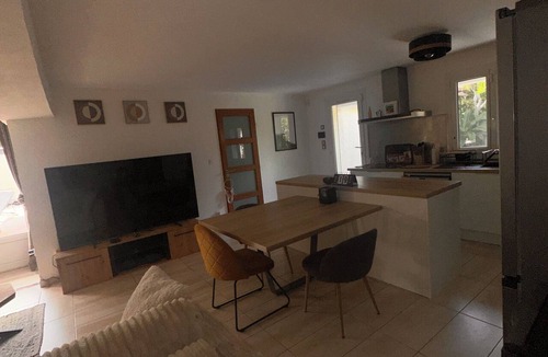 Saint-Victoret House | A comfortable home between Aix-en-Provence, Marseille, and the Côte Bleue