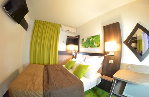 Porte Des Alpes - Mi Plaine - Manissieux Hotel | A&H PRIVILÈGE Lyon Est - Saint Priest Eurexpo