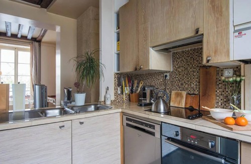 Notre-Dame-des-Champs Apartment | A PERFECT BASE FOR EXPLORING PARIS & ENJOYING AN AUTHENTIC LEFT BANK EXPERIENCE.