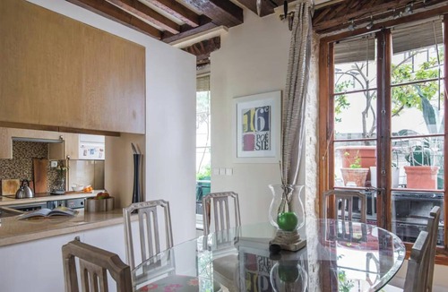 Notre-Dame-des-Champs Apartment | A PERFECT BASE FOR EXPLORING PARIS & ENJOYING AN AUTHENTIC LEFT BANK EXPERIENCE.
