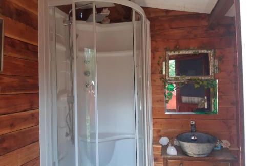 Renac House | A Private Lakeside Retreat Kota Cabin