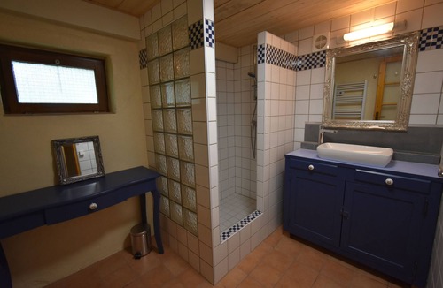 Masquieres Bed & Breakfast | A sheepfold for two with swimming pool in the woods