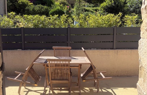Chaudebonne House | A small cottage with a sunny terrace, perfect for hikers and cyclists