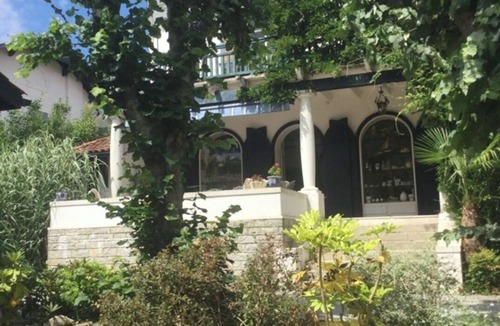 Bayonne Villa | A stone's throw from the Bayonne Arena Large character house on the Basque Coast
