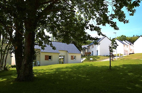 Audierne House | Accessible Cottage for 4 in Audierne
