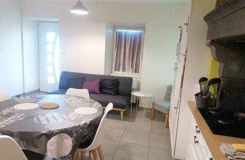 Saint-Sauves-d'Auvergne Apartment | Accommodation with WIFI in the heart of Auvergne