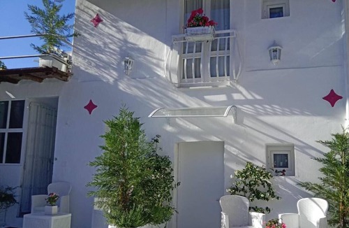 Cellatica Apartment | Adelchi Studio with Wi-Fi and Air Conditioning