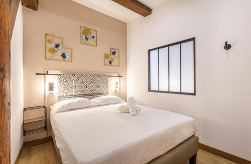 Les Grands Carmes Apartment | Adira Marseille Panier 2 étoiles