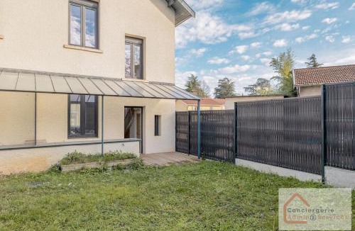 Saint-Priest Apartment | Agréable Maisonnette à Proximité d'Eurexpo