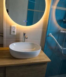 Chateaulin Apartment | Air-conditioned apartment four bedrooms Between Crozon and Quimper
