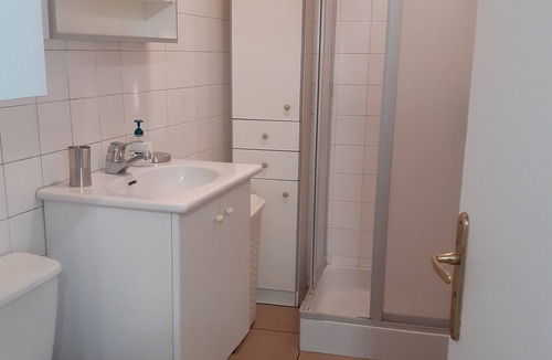 Allauch House | Air-conditioned apartment with private terrace