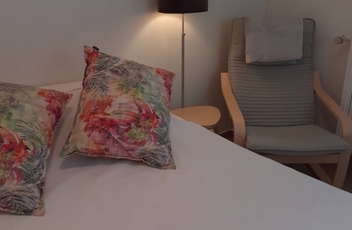 Allauch House | Air-conditioned apartment with private terrace