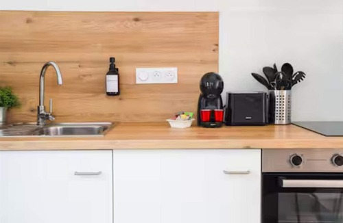 Valence Apartment | Air-conditioned cocooning room and terrace 5-minute walk from town center