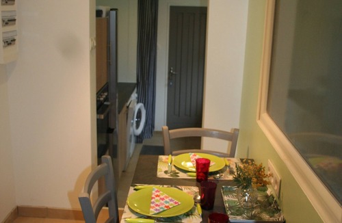 Grezet-Cavagnan Cottage | Air-conditioned gîte with access to the owners' swimming pool