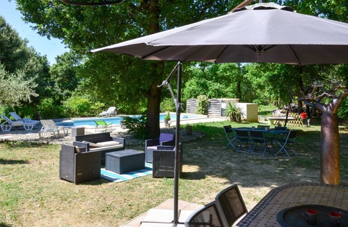 Saint-Restitut Villa | Air-conditioned villa and pool exclusively for you in Drôme provençale